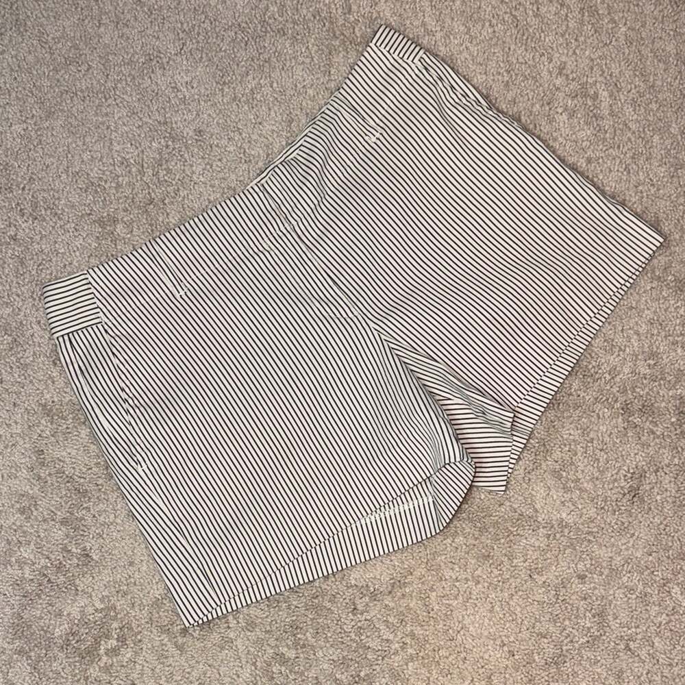 Ann Taylor Striped Black and White Signature Shorts Women's 6